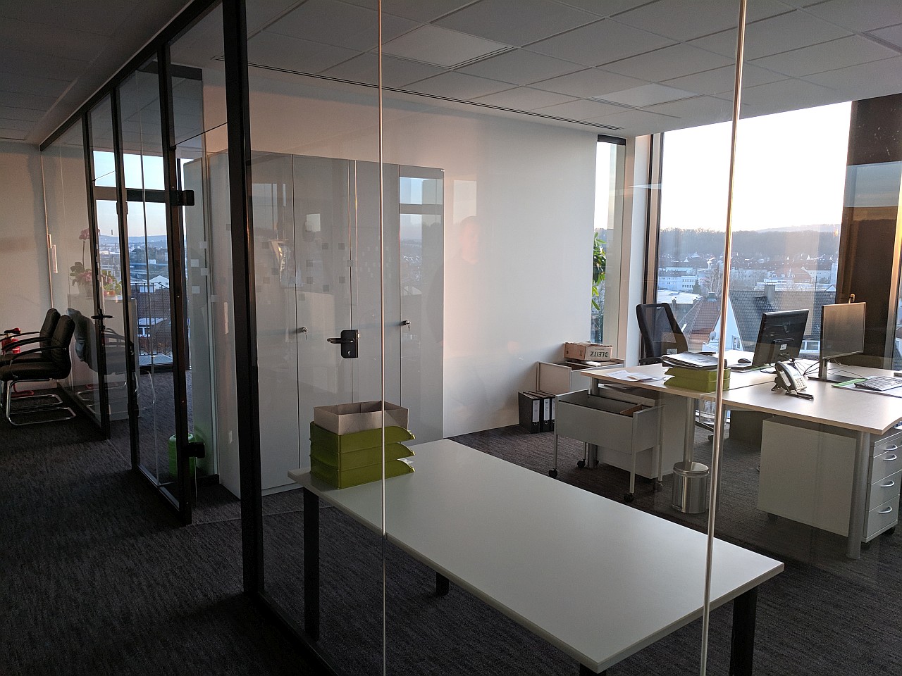 新办公室构想图，包括斯图加特的美景